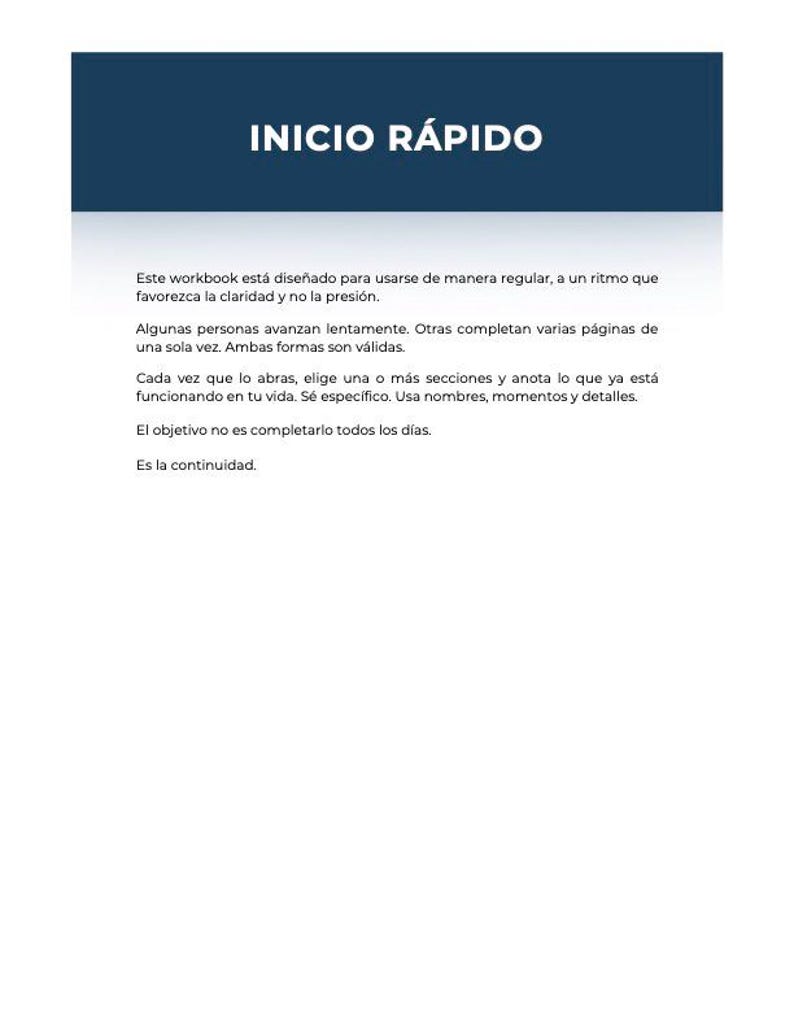 May include: A white workbook with the title "INICIO R&Aacute;PIDO" in large, bold, white letters on a dark blue background. The workbook contains Spanish text about using the workbook regularly.