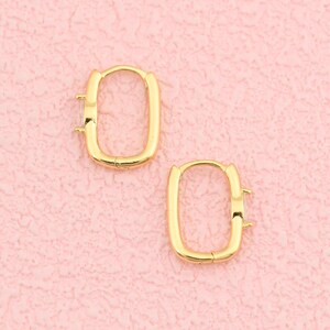Chic Rectangle Hoop Earrings with Glossy Finish 18K Gold Plated Huggie for Minimalist Style 13x16mm