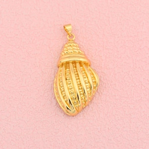 Hollow Conch Shell Pendant with Layered Line Design in 18K Gold Plated for Ocean Style Jewelry 22x43mm