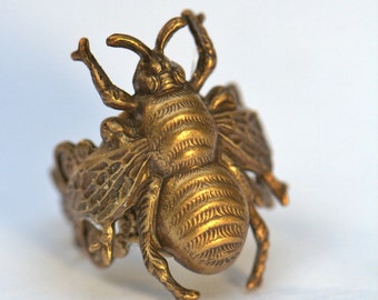 Honey Bee Ring. Womens size 4 4.5 5 5.5 6 6.5 7 7.5 8 8.5 9 9.5 10