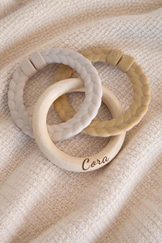 Personalized Baby Teething Ring • BPA‑Free Beech Wood • Food‑Grade Plastic Links • Handmade Baby Gift