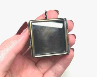 Shadow Box Locket Pendant 1.5" Terrarium Diorama (40mm), Antique Gold, Pack of 4
