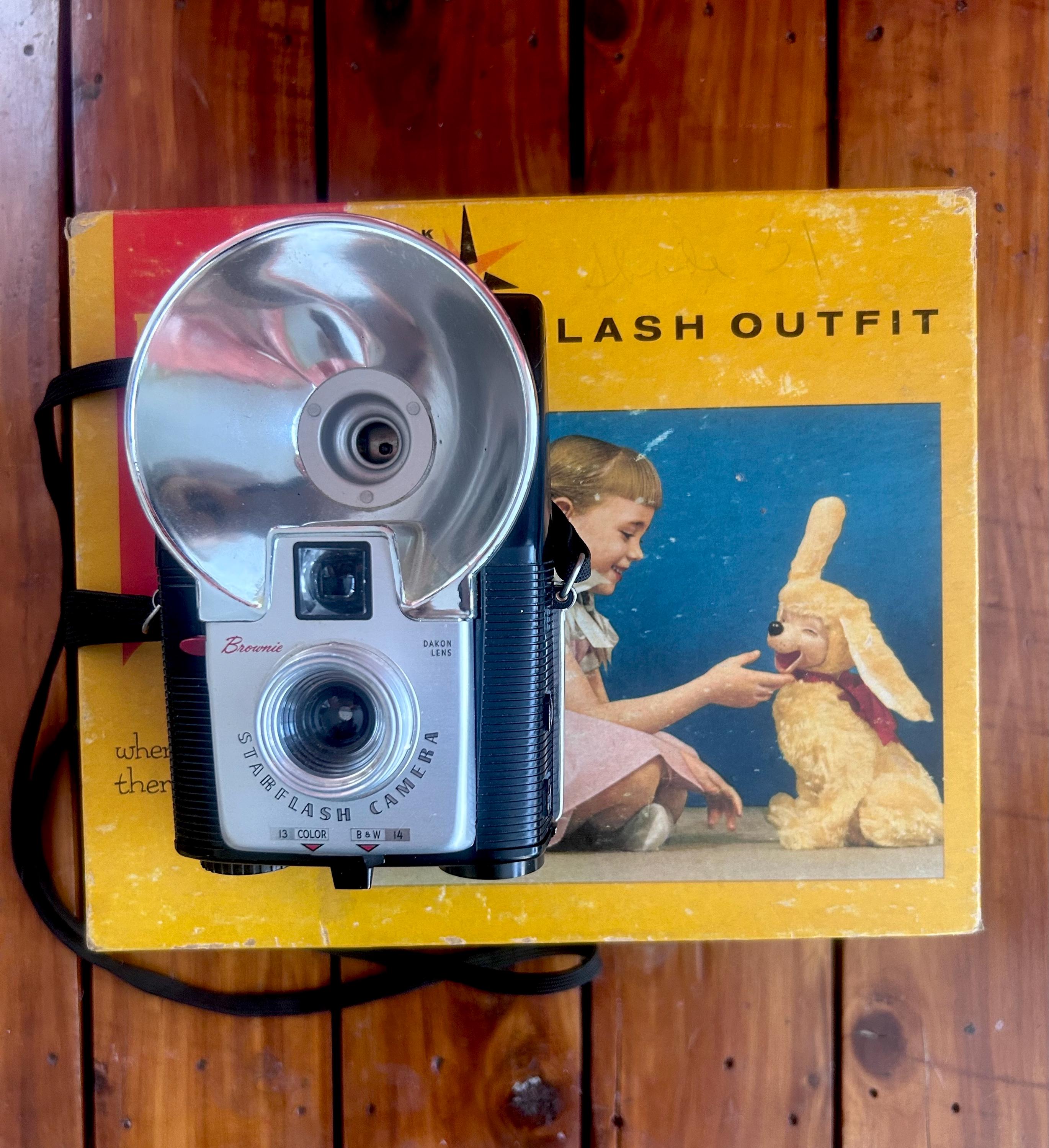 Kodak BROWNIE STARFLASH CAMERA mit Leder Case | Acheter sur