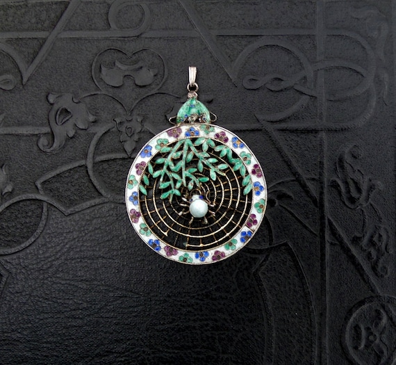 Chinese Enamel Silver Spiderweb Pendant Necklace