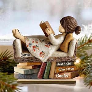 Book Lover Personalized Wooden Plaque – Woman Reading on Sofa, Cozy Reading Gift