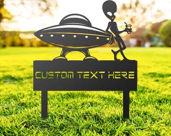 Custom Metal Alien Garden Stake, Funny Spaceship Yard Art, Outer Space Outdoor Decor, Sci-Fi Gift for Men