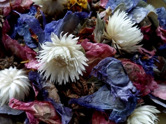 Lilac & Lavender Handcrafted Potpourri with refresher oil