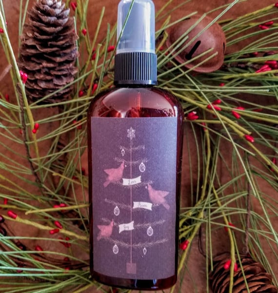 Christmas Wreath ~ room and linen spray ~ Scents of Christmas