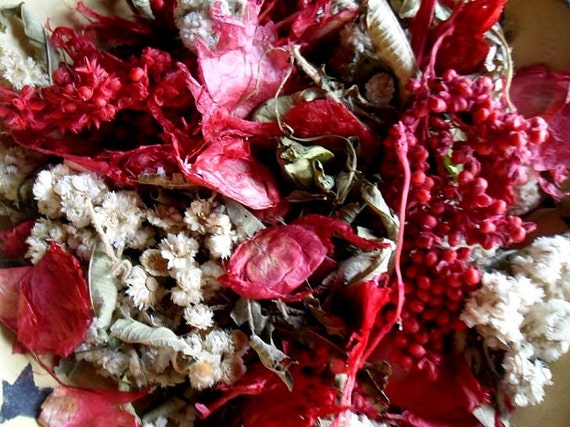 Fresh strawberry Handcrafted Potpourri with refresher oil