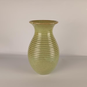 Vintage Ribbed Ceramic Vase in Light Green Glaze – Mid‑Century Modern Decor – 23 cm