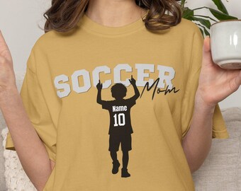 Camiseta personalizada para mamás futbolistas, camiseta con nombre personalizado para mamás futbolistas, regalo para mamás deportistas, camiseta para mamás de fútbol americano, camiseta para el día del partido para mujer