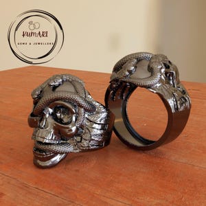 Anillo de calavera y serpiente, joyería gótica de latón para motociclistas, anillo llamativo de cobra punk rock para hombres, regalo ocultista vanguardista