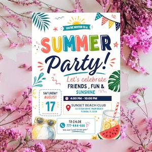 Könnte beinhalten: Eine weiße Sommerparty-Einladungskarte mit buntem Text, der SUMMER PARTY! Let's celebrate FRIENDS, FUN & SUNSHINE liest. Enthält Details für Samstag, den 17. August, 16:00 - 22:00 Uhr im Sunset Beach Club, 123 Ocean Drive, Miami Beach, Florida, FL 33139.