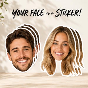 Puede incluir: Pegatinas personalizadas con retratos fotográficos de un hombre sonriente de pelo oscuro y una mujer sonriente de pelo rubio. El texto 'YOUR FACE as a STICKER!' está impreso en negro sobre los dos conjuntos de pegatinas apiladas.