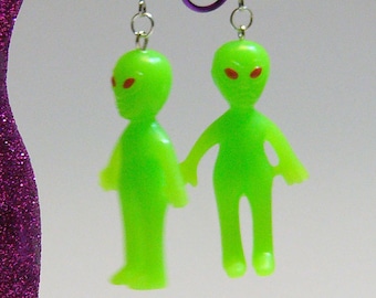 Plastic Alien Dangle Earrings: Intergalactic Halloween Jewelry