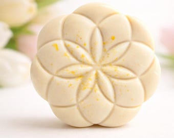 Vit chokladblomma – Mandel-kokospralin – Söt present till henne