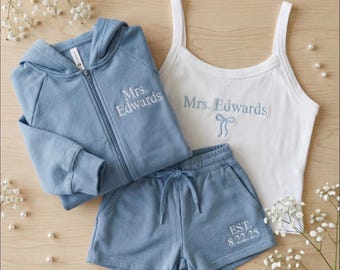 Mrs. Lounge Set Airport Outfit for Bride , Custom Embroidered Bride Tank, Bridal Shower, Custom Engagement Gift, Wedding Day Pajama