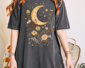 Boho Celestial Moon Floral T-Shirt, Vintage Spiritual Hippie Comfort Colors Tee
