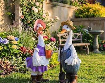 Rustic Duck Garden Statues,Whimsical Duck Couple Garden Statue, Resin Outdoor Decor,Cute Farmer Duck Ornament,Perfect Gift for Garden Lovers