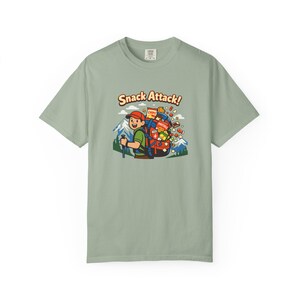 Snack Attack ryggsäcks-T-shirt för vandring | camping-t-shirt med grafik och snacks bild 4