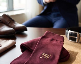 Personliga handgjorda bambusockor för brudgummar och marskalkar | Anpassade monogramdesigner för bröllopsstrumpor för män,