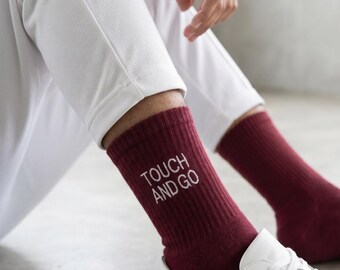 Broderade strumpor med personligt tryck, personlig logotyptext, pilates, bröllop, kaféer, lag