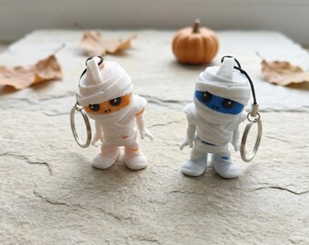 3D Printed Articulated Mummy Keychain, Halloween Bag Charm, Desk Pet Accessory