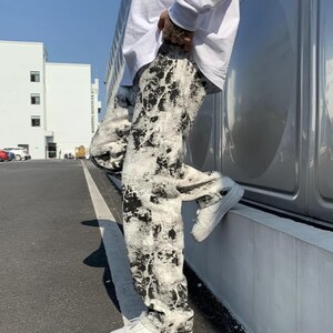 Printed Loose Jeans | Elastic Waist Denim Pants | Streetwear Casual Trousers | Y2K Urban Outfit

printed loose elastic waist denim jeans with streetwear casual outfit and sneakers