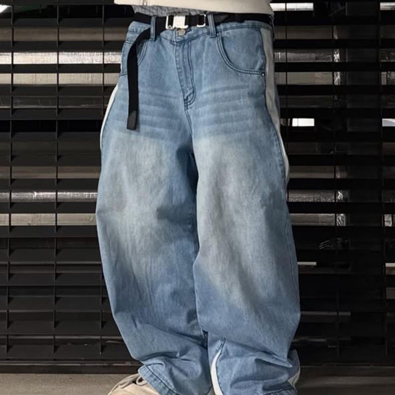 Splicing Wide Leg Jeans | Washed Loose Denim Pants | Retro Y2K Streetwear Style 

Splicing wide leg jeans with a retro washed design and loose fit silhouette, styled for streetwear outfits and casual everyday wear with a modern relaxed look.