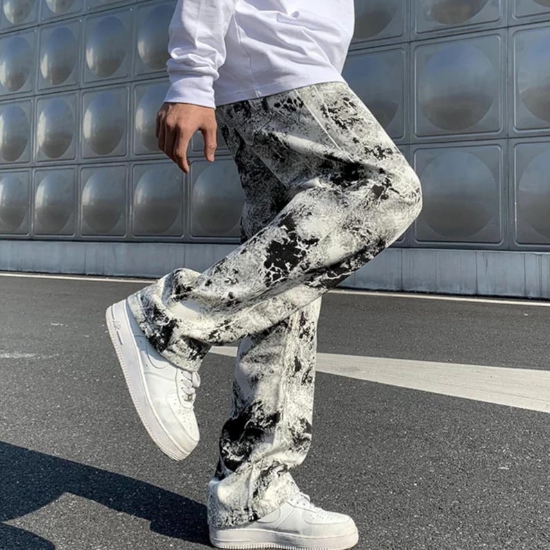 Printed Loose Jeans | Elastic Waist Denim Pants | Streetwear Casual Trousers | Y2K Urban Outfit

printed loose elastic waist denim jeans with streetwear casual outfit and sneakers