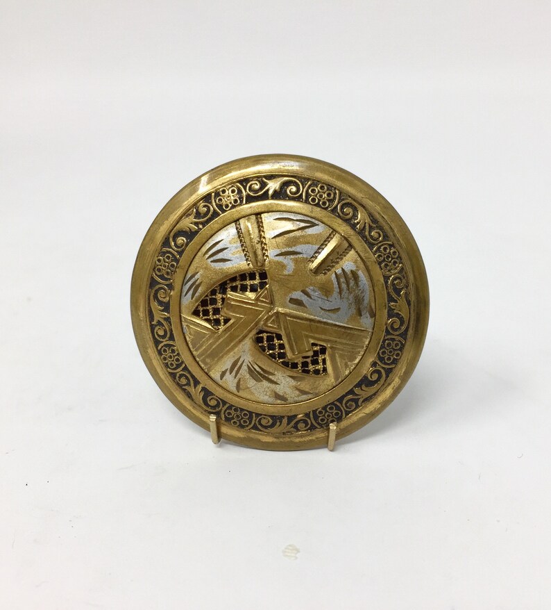 Vintage Victorian Era Large Metal Picture Button 1 916\u201d Diameter