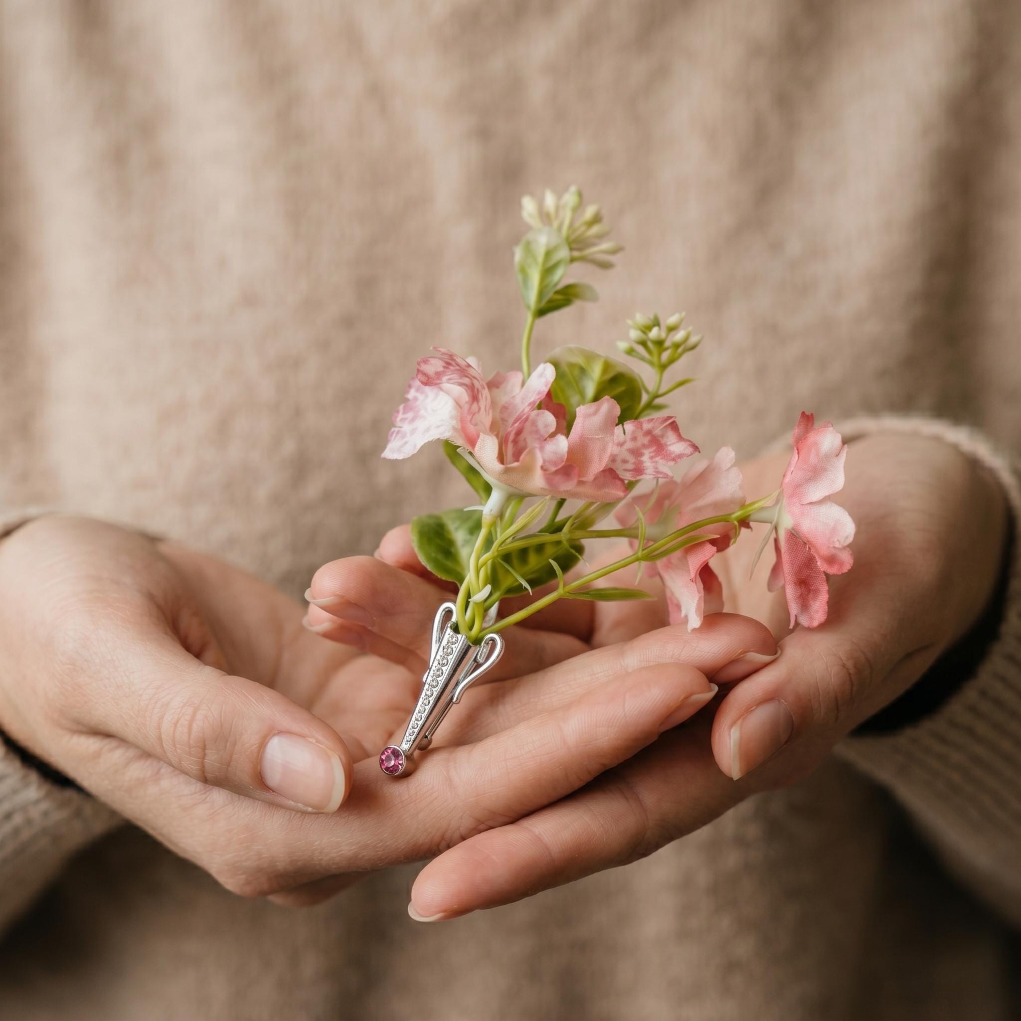 Vintage flowers in vase brooch - Etsy 日本