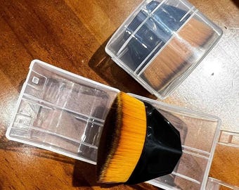 Brocha de maquillaje para base de maquillaje, ideal para difuminar cosméticos líquidos, en crema o en polvo, con estuche protector.