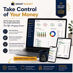 Puede incluir: Una herramienta de planificación financiera digital en una computadora portátil, tableta y teléfono inteligente. La interfaz muestra un panel con gráficos de ingresos, gastos, ahorros y presupuestos. Una taza azul oscuro con texto frente al portátil.
