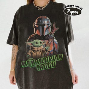 Mandalorian Grogu Shirt, Bab Yoda T-Shirt, Star Wars This Is The Way Tee, Disneyland Family Trip, 90s Style Star Wars image 5