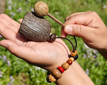 Sonajero de madera con forma de pez y vaina de semillas Zen, pulsera con 18 semillas Bodhi, percusión portátil para aliviar el estrés, herramienta de sanación chamánica.