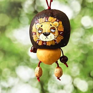 Handmade Seed Pod Lion Ornament, Cute Painted Salin Nut Shell Rattle, Eco Friendly Leo Bag Charm, Hanging Car Rearview Mirror Mascot Gift