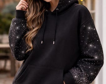 Sudadera con capucha negra con pedrería, manga con estrella brillante, estilo streetwear, detalle de bordado gótico