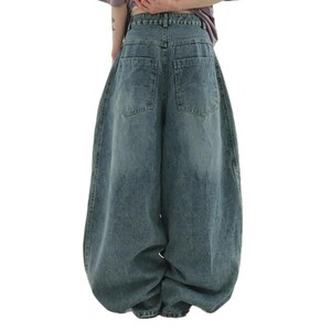 Baggy Wide Leg Jeans | Retro Oversized Pants | Spliced Denim Trousers | Alternative Y2K Grunge Streetwear
.
Women's oversized wide-leg denim pants with spliced striped detailing, baggy streetwear jeans in retro Y2K fashion style, perfect for alternative and casual outfits.