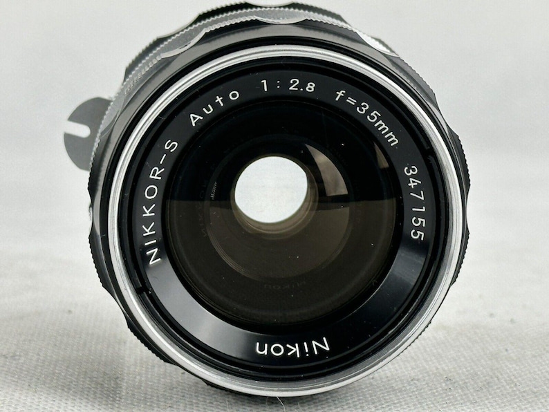 Objetivo Nikon Nikkor-S Auto 35 mm F/2.8 Vintage fabricado en Japón con caja original. imagen 2