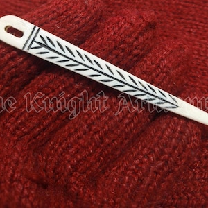 Antique Style Handmade Bone Nålbinding Needle - Flat Line and Dot Carved