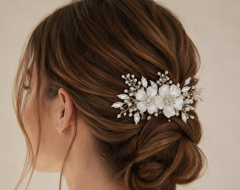 Pearl Floral Bridal Hair Comb, Silver Flower Bridal Headpiece, Pearl Wedding Hair Accessory