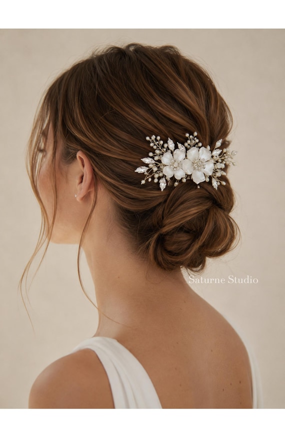 Pearl Floral Bridal Hair Comb, Silver Flower Bridal Headpiece, Pearl Wedding Hair Accessory