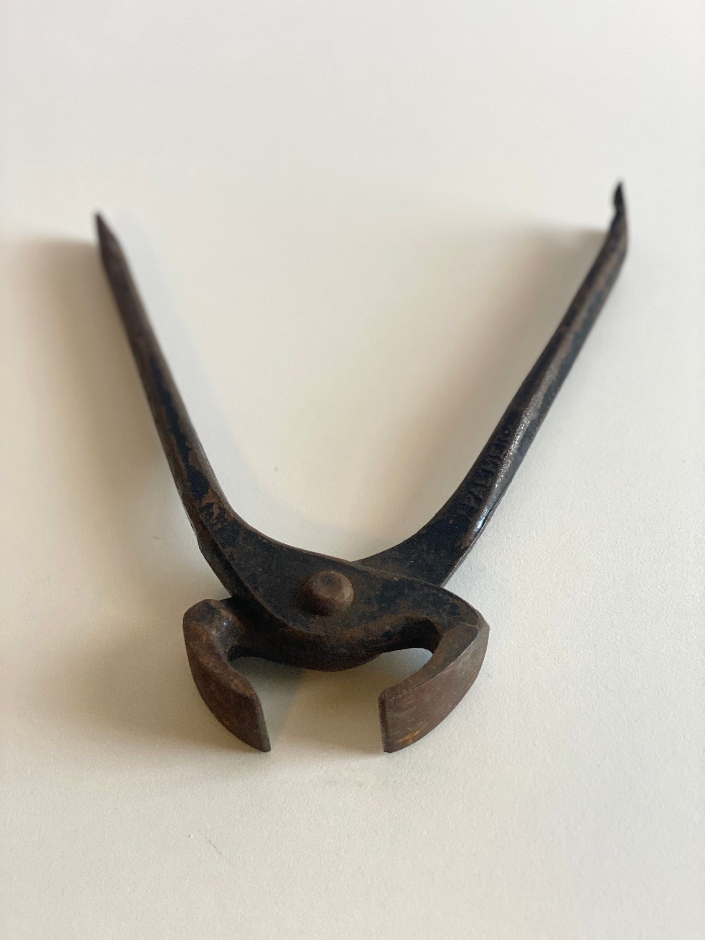 Vintage Metal Nail Pullers, Antique Nippers, Antique Pliers, Antique