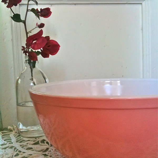Vintage 1956 Large 4 Quart Pink Pyrex Mixing Batter Nesting Bowl 404