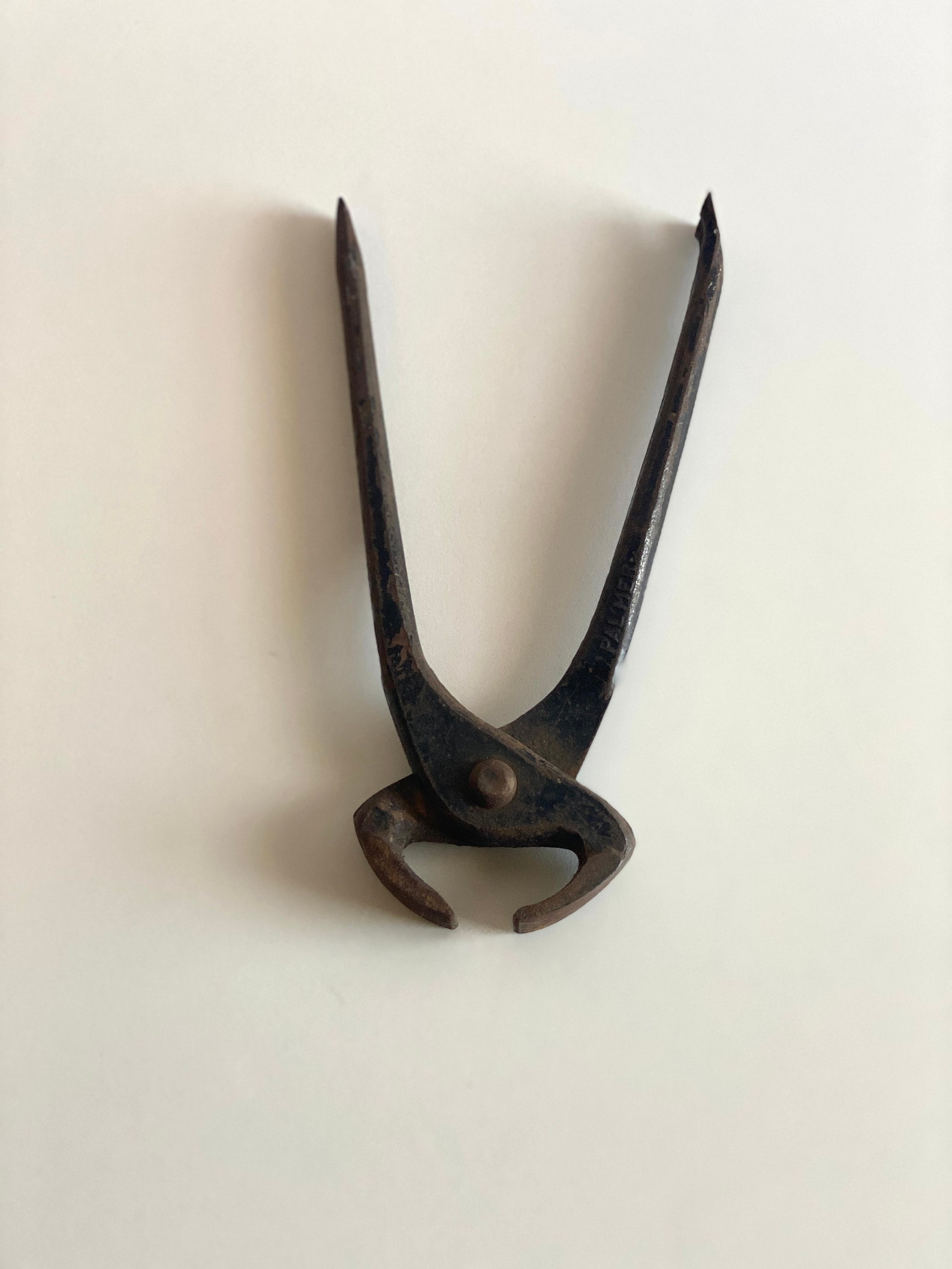 Vintage Metal Nail Pullers, Antique Nippers, Antique Pliers, Antique