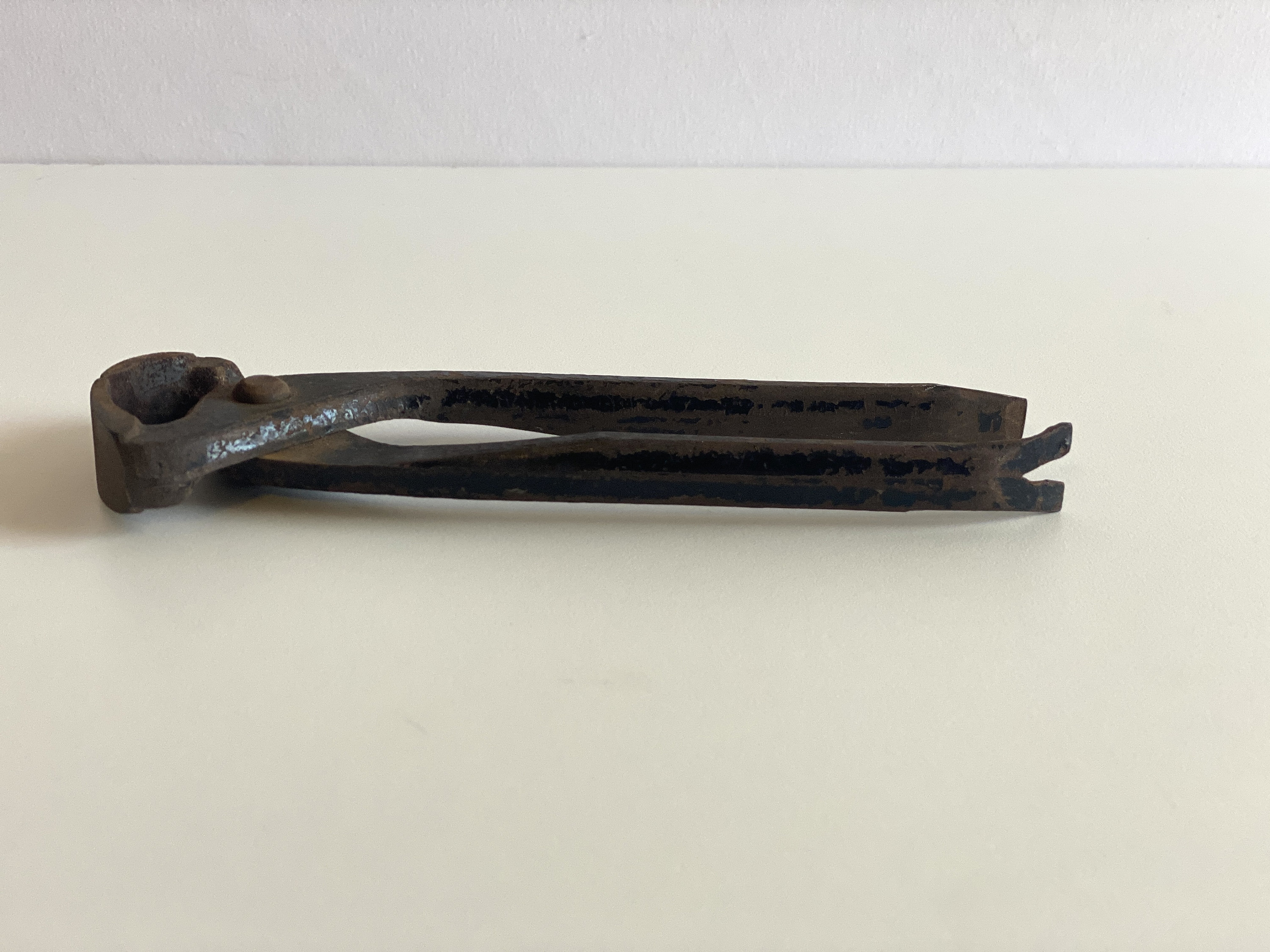 Vintage Metal Nail Pullers, Antique Nippers, Antique Pliers, Antique
