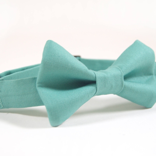 Teal Blue Bow Tie, spa bow tie, boys bow tie, boys bow tie, men's bow tie, sage bow tie, toddler bow tie, child's bow tie, green bow tie