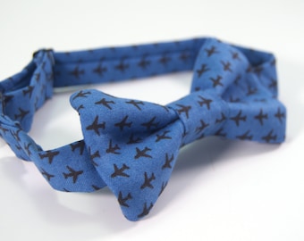 Airplane bow tie, plane bow tie, boy's plane bow tie, kids plane bow tie, blue airplane bow tie, aviation bow tie, pilot gift, pilot bow tie