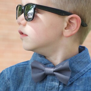 Smoke Grey bow tie, grey boys bow tie, men&#39;s bow tie, grey toddler bow tie, ring bearer bow tie, grey tie, charcoal bow tie, stormy weather